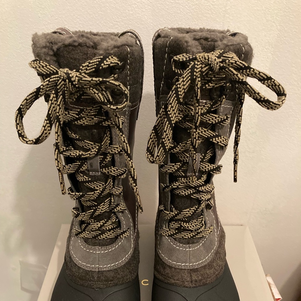 NEW!  North Face 7 1/2”